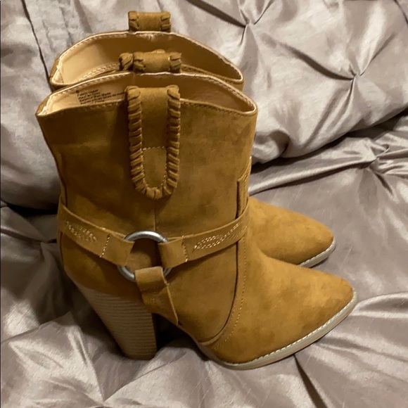 Suede booties - Picture 3 of 7
